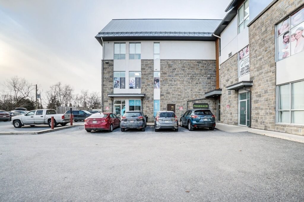 Stationnement privé du Carrefour Santé Aylmer