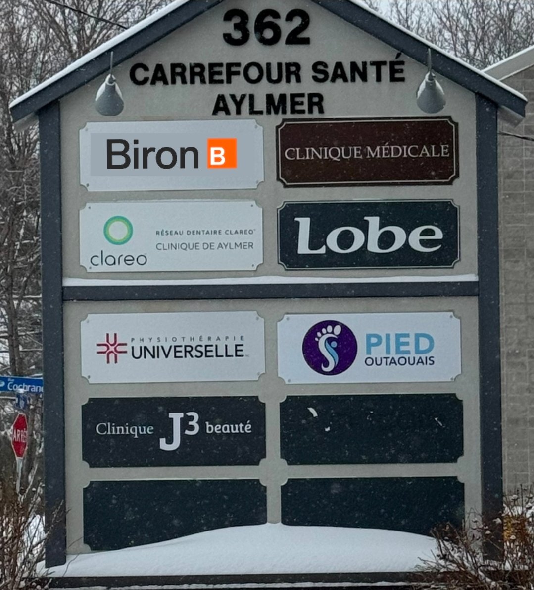 Enseigne du Carrefour Santé Aylmer — clinique, pharmacie, Biron, Lobe